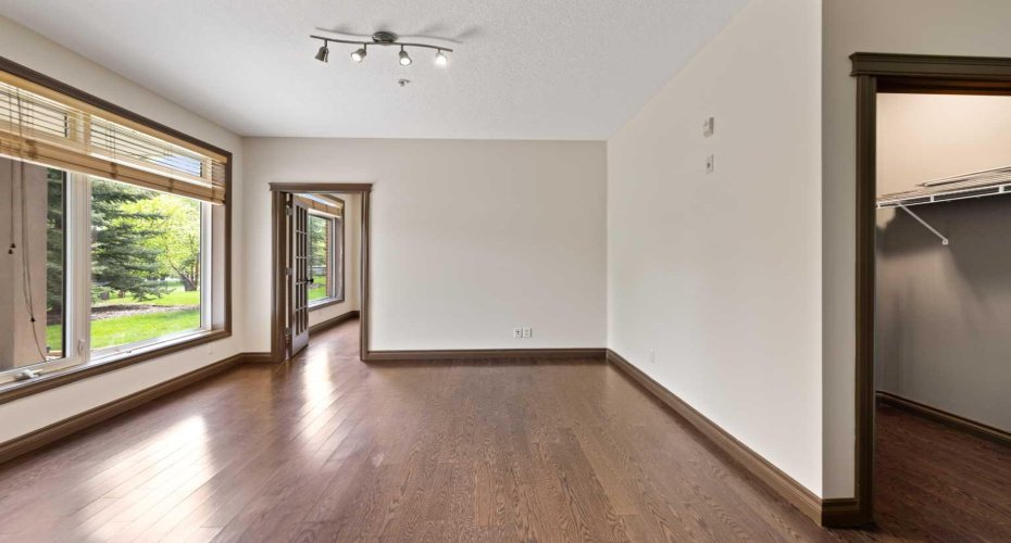 24 Hemlock Crescent, Calgary, Alberta T3C 2Z1, 2 Bedrooms Bedrooms, ,2 BathroomsBathrooms,Residential,For Sale,Hemlock,A2224848