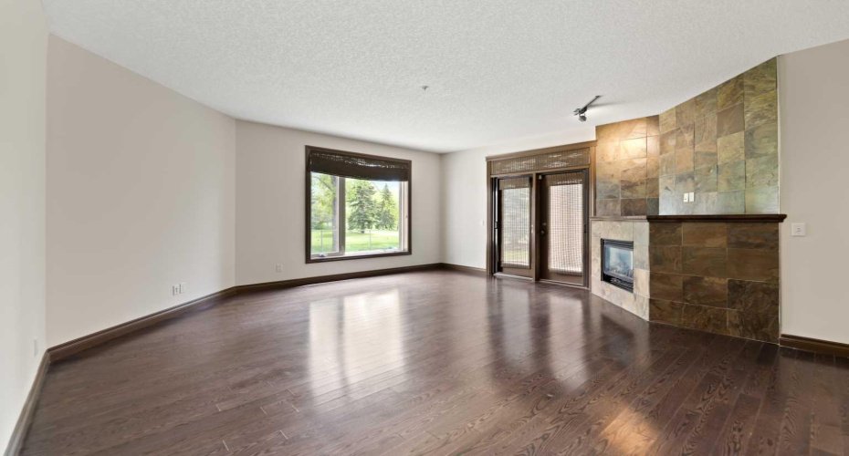 24 Hemlock Crescent, Calgary, Alberta T3C 2Z1, 2 Bedrooms Bedrooms, ,2 BathroomsBathrooms,Residential,For Sale,Hemlock,A2224848