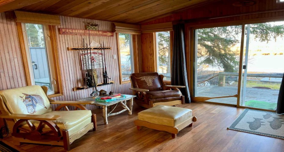 4 Lee Lake Road, Rural Pincher Creek No. 9, M.D. of, Alberta T0K 1W0, 3 Bedrooms Bedrooms, ,1 BathroomBathrooms,Residential,For Sale,Lee Lake,A2177979