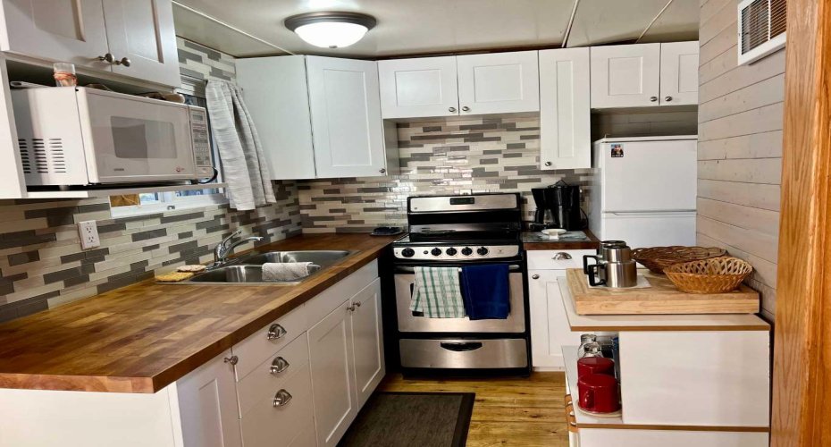 4 Lee Lake Road, Rural Pincher Creek No. 9, M.D. of, Alberta T0K 1W0, 3 Bedrooms Bedrooms, ,1 BathroomBathrooms,Residential,For Sale,Lee Lake,A2177979