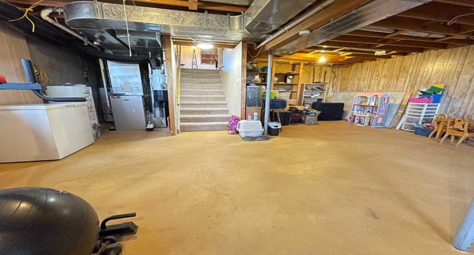 203 Maurer Drive, Hinton, Alberta T7V 2C4, 5 Bedrooms Bedrooms, ,2 BathroomsBathrooms,Residential,For Sale,Maurer,A2187720