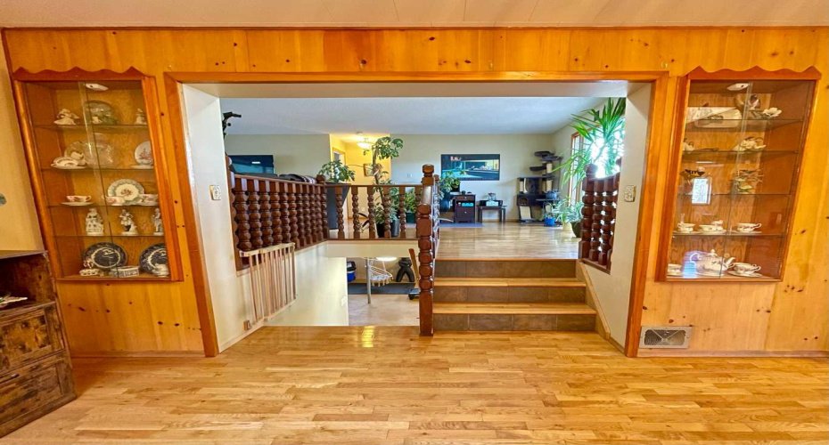 203 Maurer Drive, Hinton, Alberta T7V 2C4, 5 Bedrooms Bedrooms, ,2 BathroomsBathrooms,Residential,For Sale,Maurer,A2187720