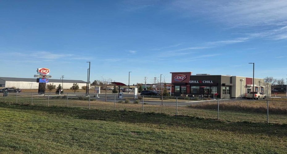 2412 20th Street, Didsbury, Alberta T0M0A2, ,Commercial,For Sale,Dairy Queen,20th,A2224725