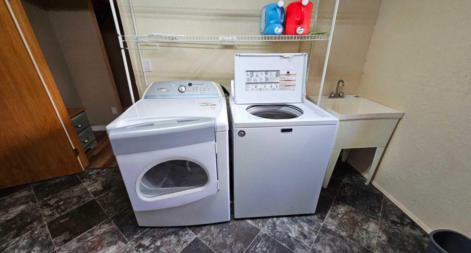 5314 MUNICIPAL ROAD, Coronation, Alberta T0C1C0, 5 Bedrooms Bedrooms, ,3 BathroomsBathrooms,Residential,For Sale,MUNICIPAL ROAD,A2223635