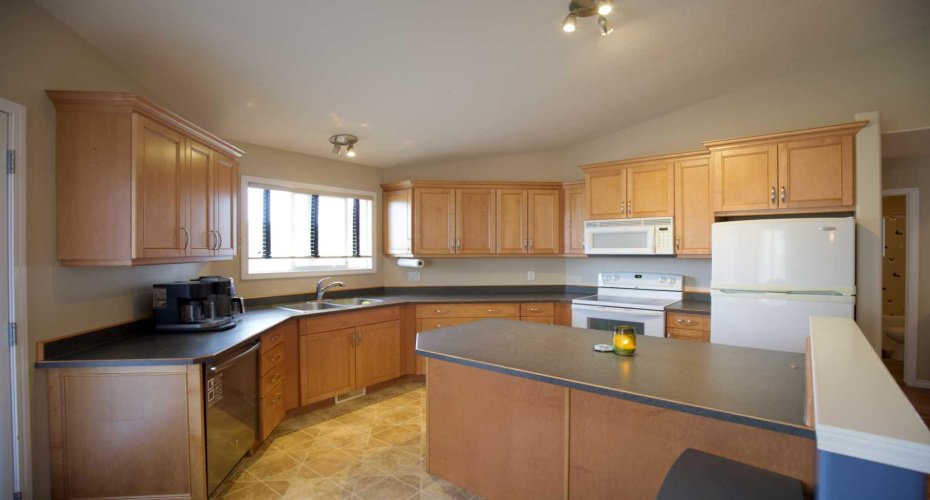 110 GUIMOND Place, Hinton, Alberta T7V2C5, 4 Bedrooms Bedrooms, ,3 BathroomsBathrooms,Residential,For Sale,GUIMOND,A2227524