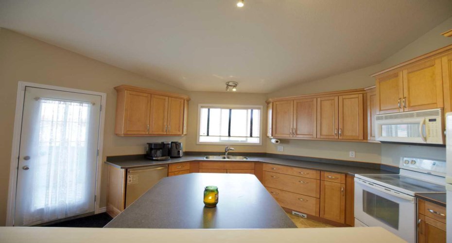 110 GUIMOND Place, Hinton, Alberta T7V2C5, 4 Bedrooms Bedrooms, ,3 BathroomsBathrooms,Residential,For Sale,GUIMOND,A2227524