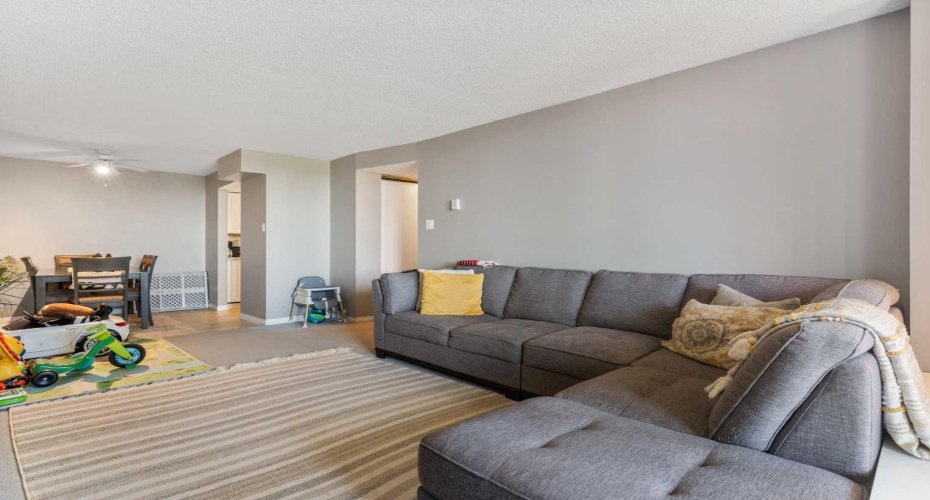 30 Mchugh Court, Calgary, Alberta T2E7X3, 2 Bedrooms Bedrooms, ,1 BathroomBathrooms,Residential,For Sale,Mchugh,A2226548