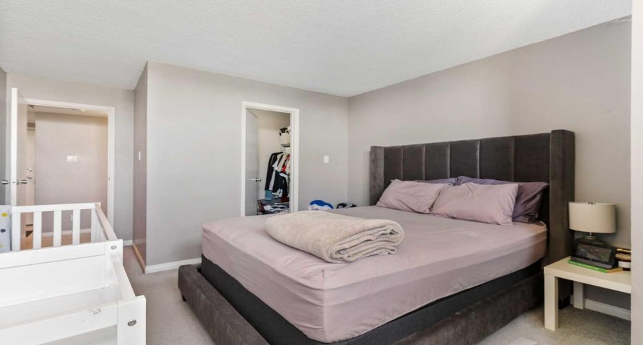 30 Mchugh Court, Calgary, Alberta T2E7X3, 2 Bedrooms Bedrooms, ,1 BathroomBathrooms,Residential,For Sale,Mchugh,A2226548