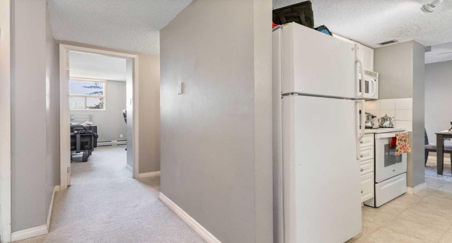 30 Mchugh Court, Calgary, Alberta T2E7X3, 2 Bedrooms Bedrooms, ,1 BathroomBathrooms,Residential,For Sale,Mchugh,A2226548