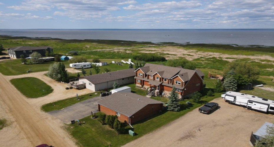 180 162 Peace River Avenue, Joussard, Alberta T0G 1J0, 5 Bedrooms Bedrooms, ,4 BathroomsBathrooms,Residential,For Sale,162 Peace River,A2227380