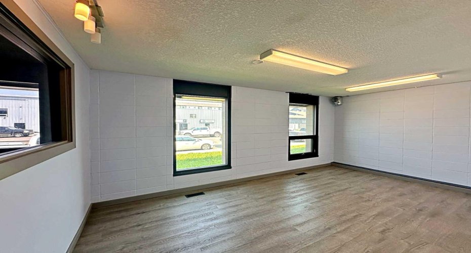8121 Fraser Avenue, Fort McMurray, Alberta T9H 1W5, ,Commercial,For Lease,Fraser,A2227429