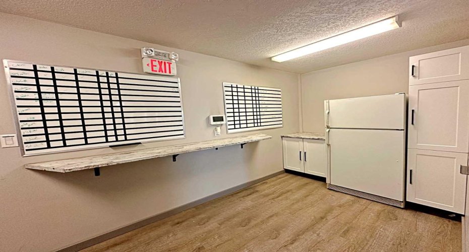 8121 Fraser Avenue, Fort McMurray, Alberta T9H 1W5, ,Commercial,For Lease,Fraser,A2227429