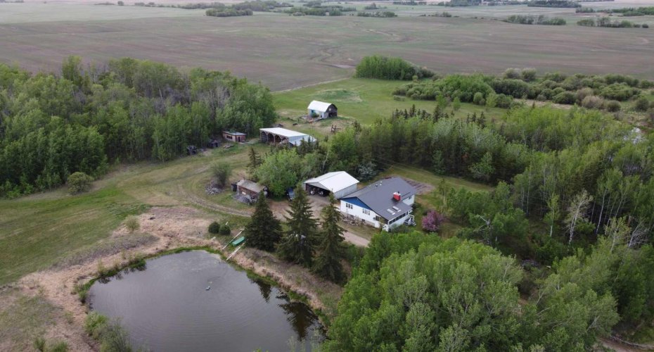 842048 RGE RD 51, Rural Clear Hills County, Alberta T0H 2A0, 5 Bedrooms Bedrooms, ,1 BathroomBathrooms,Residential,For Sale,RGE RD 51,A2225599