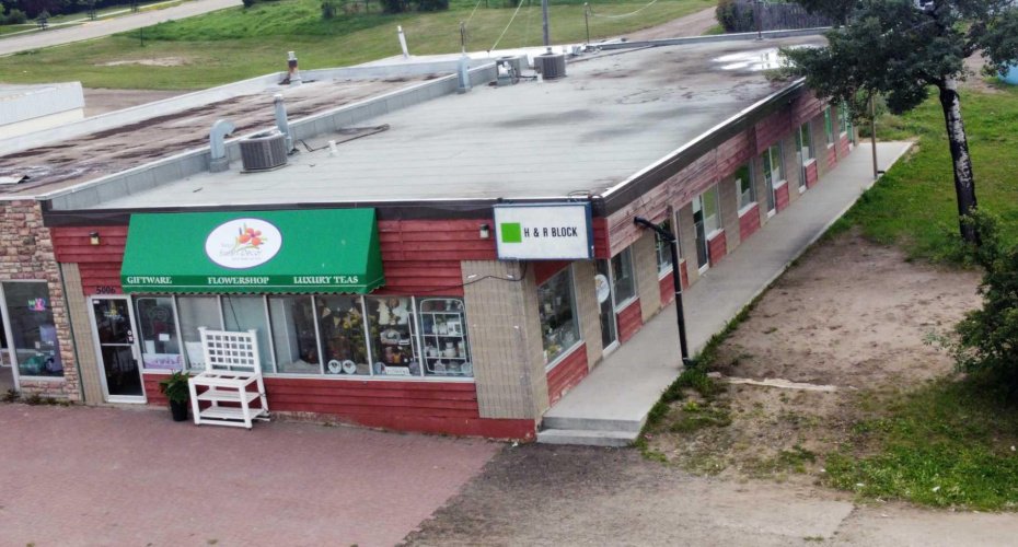 5006 A-D 50th Avenue, Valleyview, Alberta T0H 3N0, ,Commercial,For Sale,50th,A2110059