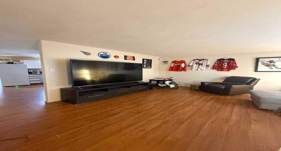 4500 Redwood Place, High Prairie, Alberta T0G 1E0, 5 Bedrooms Bedrooms, ,2 BathroomsBathrooms,Residential,For Sale,Redwood,A2228429