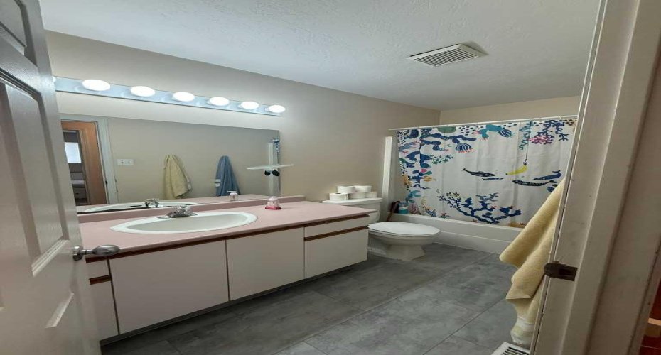 4500 Redwood Place, High Prairie, Alberta T0G 1E0, 5 Bedrooms Bedrooms, ,2 BathroomsBathrooms,Residential,For Sale,Redwood,A2228429