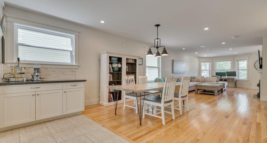 609 23 Avenue, Calgary, Alberta T2S0J6, 4 Bedrooms Bedrooms, ,4 BathroomsBathrooms,Residential,For Sale,23,A2228494