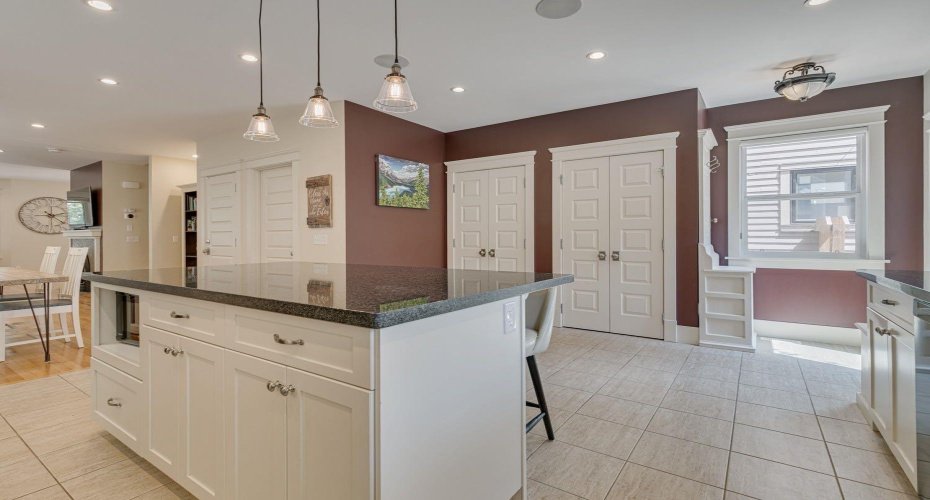 609 23 Avenue, Calgary, Alberta T2S0J6, 4 Bedrooms Bedrooms, ,4 BathroomsBathrooms,Residential,For Sale,23,A2228494