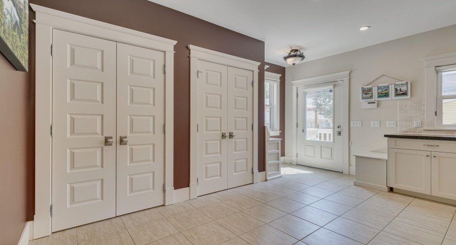 609 23 Avenue, Calgary, Alberta T2S0J6, 4 Bedrooms Bedrooms, ,4 BathroomsBathrooms,Residential,For Sale,23,A2228494