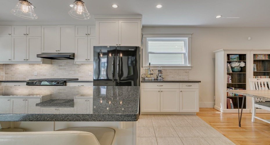 609 23 Avenue, Calgary, Alberta T2S0J6, 4 Bedrooms Bedrooms, ,4 BathroomsBathrooms,Residential,For Sale,23,A2228494