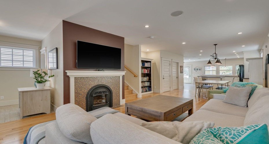 609 23 Avenue, Calgary, Alberta T2S0J6, 4 Bedrooms Bedrooms, ,4 BathroomsBathrooms,Residential,For Sale,23,A2228494