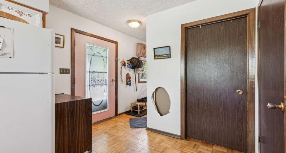 530027 56 Street, Rural Foothills County, Alberta T1V1P6, 3 Bedrooms Bedrooms, ,2 BathroomsBathrooms,Residential,For Sale,56,A2225867