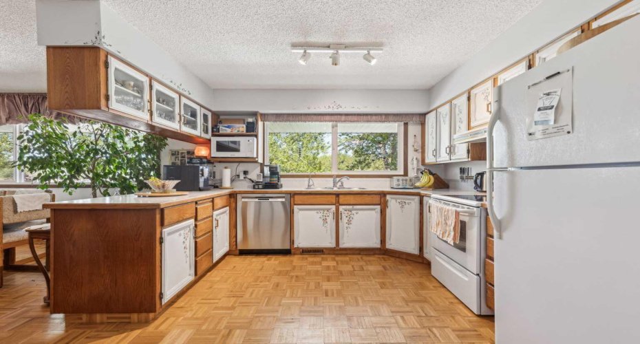 530027 56 Street, Rural Foothills County, Alberta T1V1P6, 3 Bedrooms Bedrooms, ,2 BathroomsBathrooms,Residential,For Sale,56,A2225867