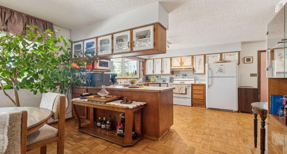 530027 56 Street, Rural Foothills County, Alberta T1V1P6, 3 Bedrooms Bedrooms, ,2 BathroomsBathrooms,Residential,For Sale,56,A2225867