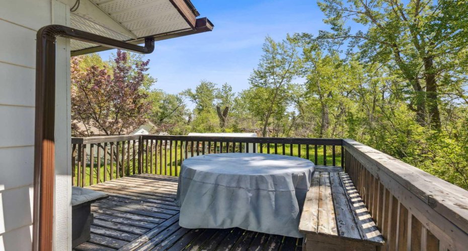 530027 56 Street, Rural Foothills County, Alberta T1V1P6, 3 Bedrooms Bedrooms, ,2 BathroomsBathrooms,Residential,For Sale,56,A2225867