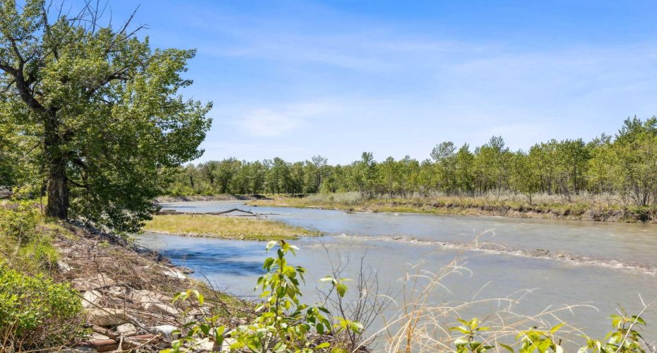 530027 56 Street, Rural Foothills County, Alberta T1V1P6, 3 Bedrooms Bedrooms, ,2 BathroomsBathrooms,Residential,For Sale,56,A2225867