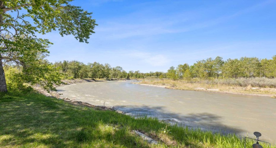 530027 56 Street, Rural Foothills County, Alberta T1V1P6, 3 Bedrooms Bedrooms, ,2 BathroomsBathrooms,Residential,For Sale,56,A2225867