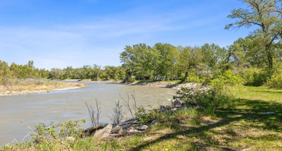 530027 56 Street, Rural Foothills County, Alberta T1V1P6, 3 Bedrooms Bedrooms, ,2 BathroomsBathrooms,Residential,For Sale,56,A2225867