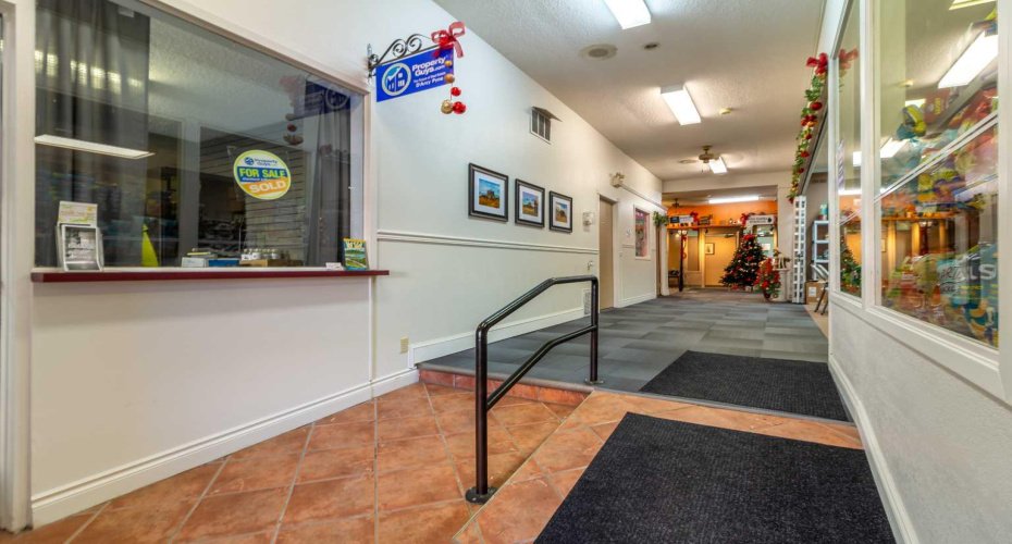 5224 48 Avenue, Taber, Alberta T1G 1S1, ,Commercial,For Sale,The Tower,48,A2228642