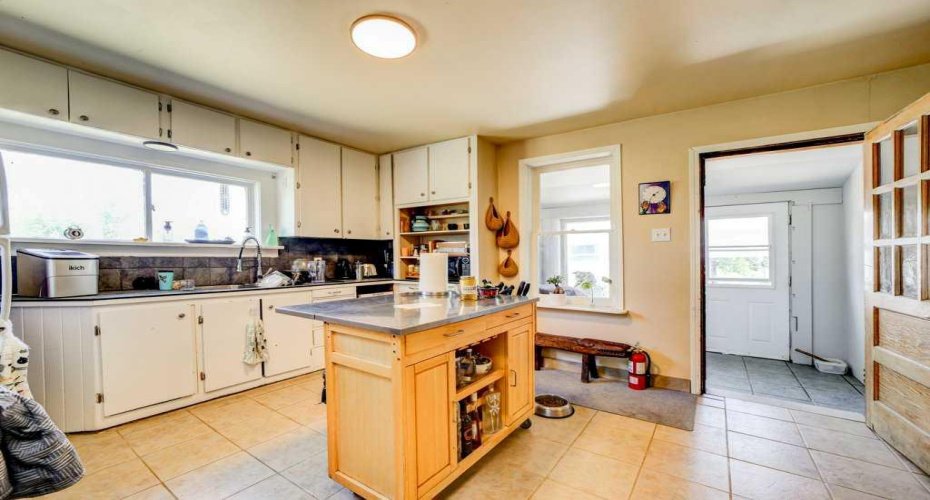 29320 TWP RD 7-0, Rural Pincher Creek No. 9, M.D. of, Alberta T0K 1W0, 2 Bedrooms Bedrooms, ,1 BathroomBathrooms,Residential,For Sale,TWP RD 7-0,A2229762