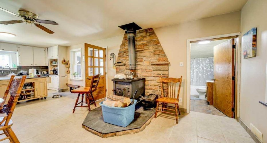 29320 TWP RD 7-0, Rural Pincher Creek No. 9, M.D. of, Alberta T0K 1W0, 2 Bedrooms Bedrooms, ,1 BathroomBathrooms,Residential,For Sale,TWP RD 7-0,A2229762