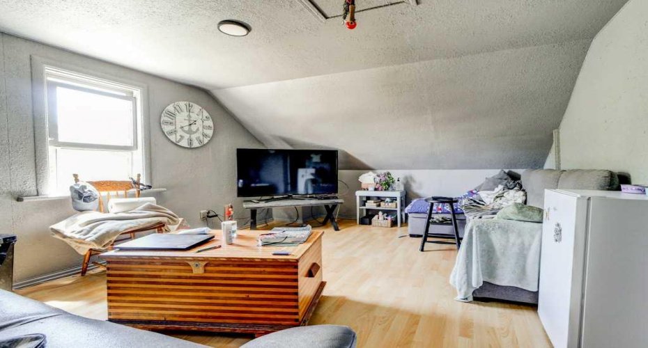 29320 TWP RD 7-0, Rural Pincher Creek No. 9, M.D. of, Alberta T0K 1W0, 2 Bedrooms Bedrooms, ,1 BathroomBathrooms,Residential,For Sale,TWP RD 7-0,A2229762