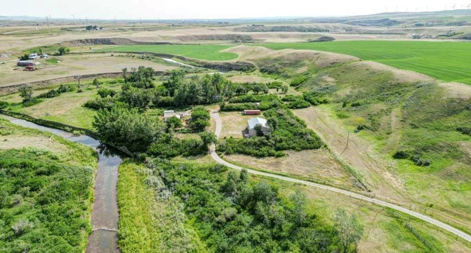 29320 TWP RD 7-0, Rural Pincher Creek No. 9, M.D. of, Alberta T0K 1W0, 2 Bedrooms Bedrooms, ,1 BathroomBathrooms,Residential,For Sale,TWP RD 7-0,A2229762