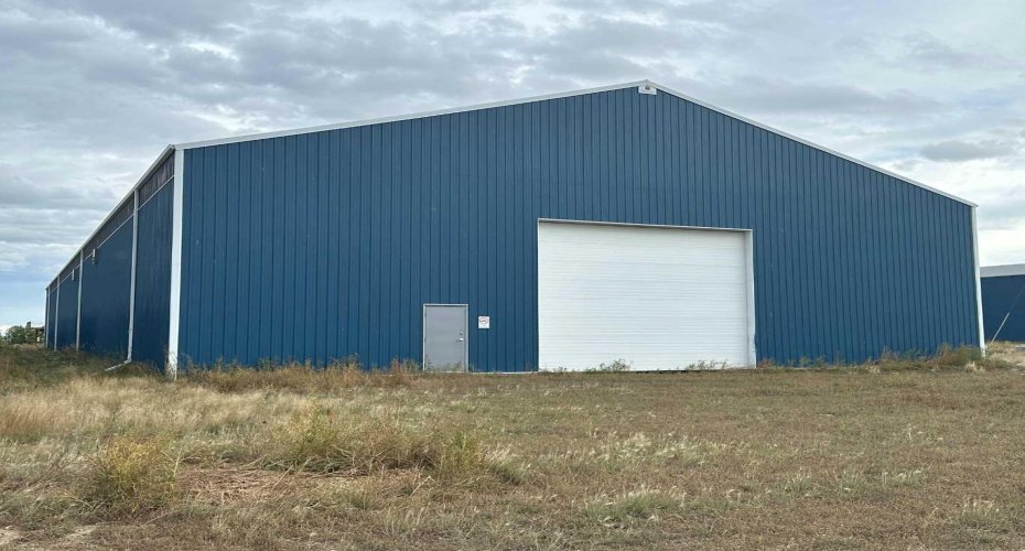 on 886 Highway, Cereal, Alberta T0J 0N0, ,Agri-business,For Sale,886,A2229797