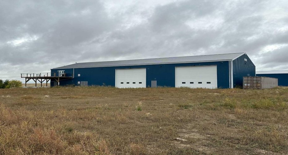 on 886 Highway, Cereal, Alberta T0J 0N0, ,Agri-business,For Sale,886,A2229797