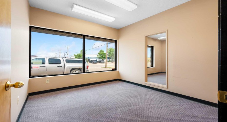 5201A 63 Street, Lloydminster, Alberta T9V 2E7, ,Commercial,For Lease,63,A2230244