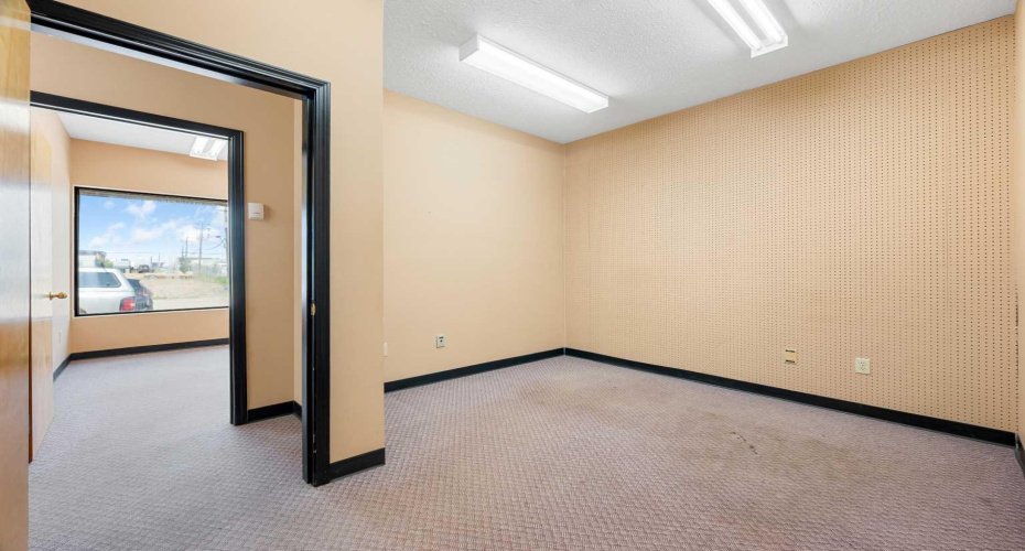 5201A 63 Street, Lloydminster, Alberta T9V 2E7, ,Commercial,For Lease,63,A2230244