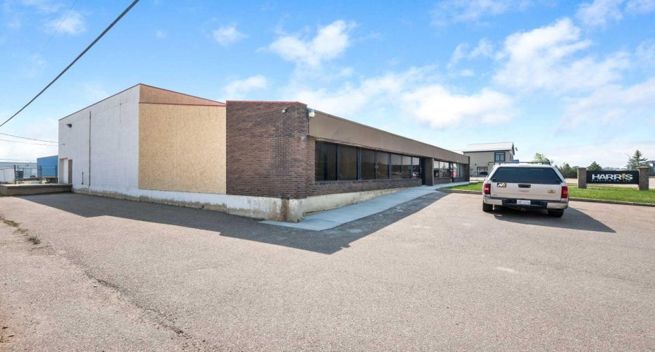 5201A 63 Street, Lloydminster, Alberta T9V 2E7, ,Commercial,For Lease,63,A2230244
