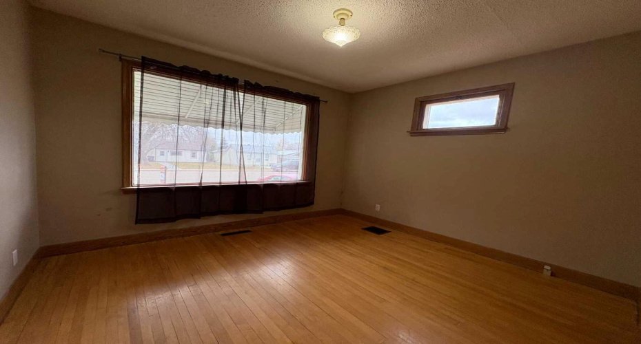 4517 53 Street, Vermilion, Alberta T9X 1X9, 3 Bedrooms Bedrooms, ,2 BathroomsBathrooms,Residential,For Sale,53,A2230031