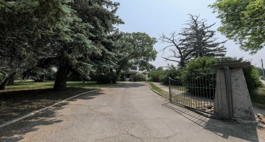 302 King Street, Nobleford, Alberta T0L 1S0, 4 Bedrooms Bedrooms, ,3 BathroomsBathrooms,Residential,For Sale,King Street,A2230649