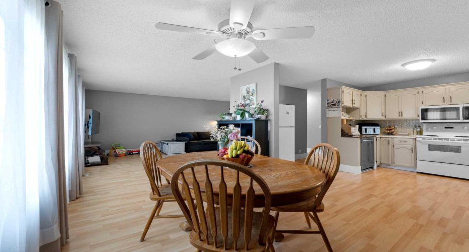 34 Kallbom Crescent, Whitecourt, Alberta T7S 1E2, 3 Bedrooms Bedrooms, ,3 BathroomsBathrooms,Residential,For Sale,Kallbom,A2230734