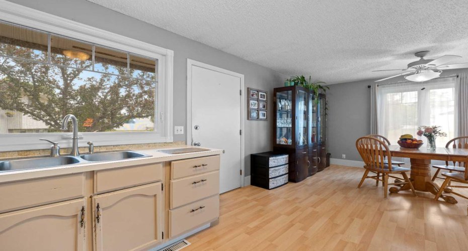 34 Kallbom Crescent, Whitecourt, Alberta T7S 1E2, 3 Bedrooms Bedrooms, ,3 BathroomsBathrooms,Residential,For Sale,Kallbom,A2230734