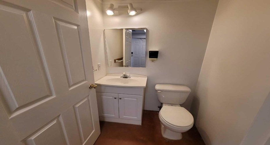 Garage Half-Bath