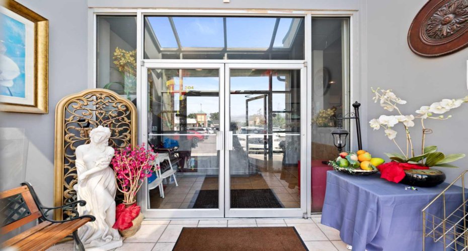 2066 18 Avenue, Calgary, Alberta T2E8N5, ,Commercial,For Lease,18,A2231327