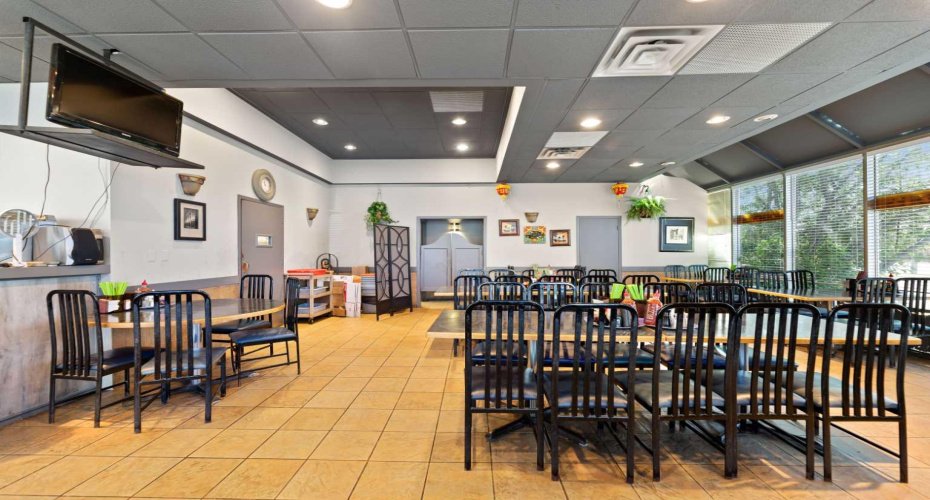 2066 18 Avenue, Calgary, Alberta T2E8N5, ,Commercial,For Lease,18,A2231327