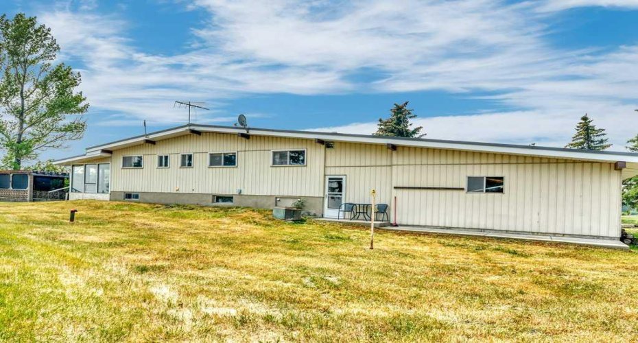 121 Cousin Street, Rural Wheatland County, Alberta T1P 0X8, 4 Bedrooms Bedrooms, ,3 BathroomsBathrooms,Residential,For Sale,Cousin,A2230917